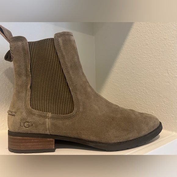 Ugg Australia Women's Hillhurst Boot Brown Suede Bootie - Picture 2 of 6